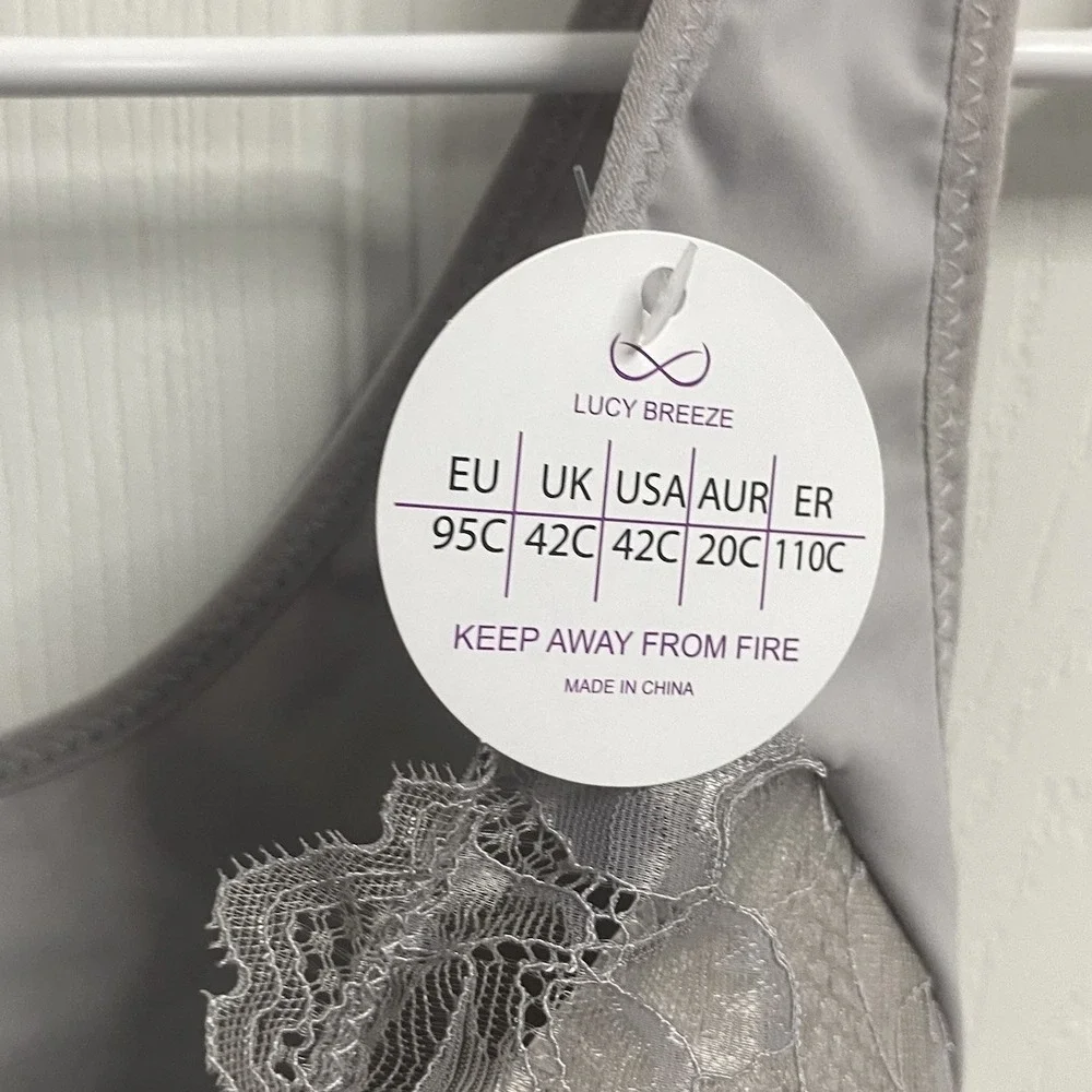 Lucy Breeze Silver/Gray Wire Free Lined Bra Lace Front Close Sz.42C Stretch Back